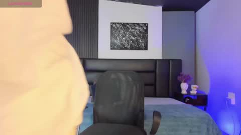 Jota Stivens online show from 4, 2, 2025