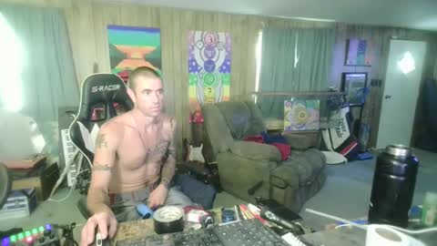 Snapshot of jrizzle1111 chatting on 10, 10, 2025 jrizzle1111 online show from 10, 10, 2025