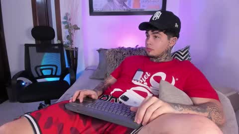 Snapshot of juan_alvarez18 chatting on 4, 10, 2025 juan_alvarez18 online show from 4, 10, 2025