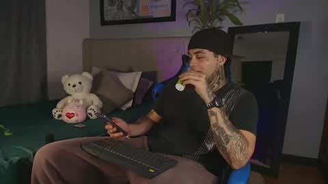 Snapshot of juan_alvarez18 chatting on 9, 4, 2026 juan_alvarez18 online show from 9, 4, 2026
