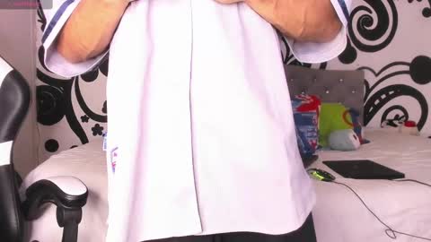 Snapshot of juan_bruce chatting on 4, 10, 2025 juan online show from 4, 10, 2025