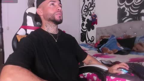 Snapshot of juan_bruce chatting on 23, 10, 2025 juan online show from 23, 10, 2025