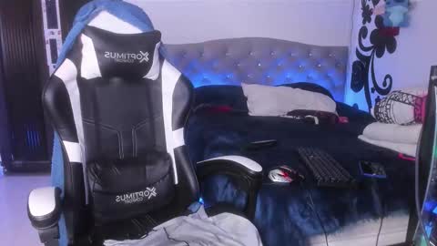 Snapshot of juan_bruce chatting on 4, 12, 2025 juan online show from 4, 12, 2025