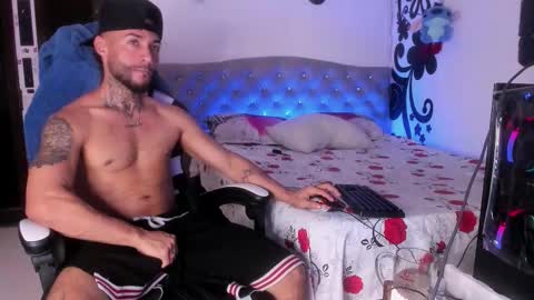 Snapshot of juan_bruce chatting on 15, 12, 2025 juan online show from 15, 12, 2025