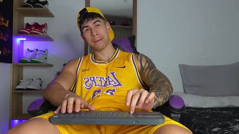 Snapshot of juan_fit2024 chatting on 19, 12, 2024 juan online show from 19, 12, 2024