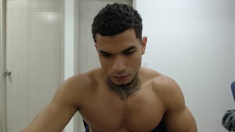 juan_gomez_1 online show from 8, 2, 2025