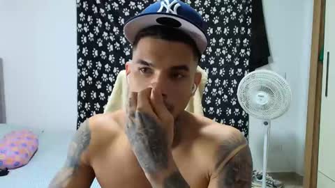 juan_gomez_1 online show from 14, 11, 2025