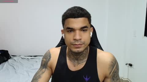 juan_gomez_1 online show from 16, 4, 2026