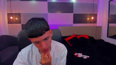 JuanSteven online show from 3, 12, 2024