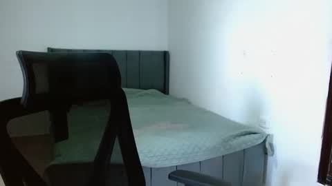 Snapshot of juan_y_ana_69 chatting on 22, 11, 2025 juan y ana online show from 22, 11, 2025