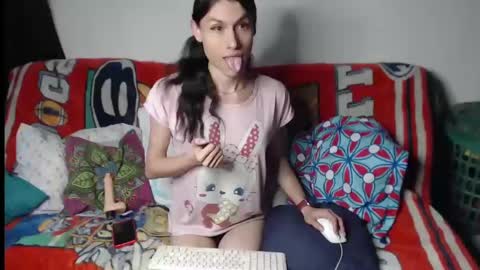 JUANA ALEJANDRA VELEZ online show from 5, 1, 2025