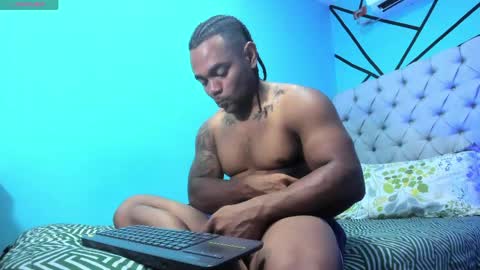 independent model online show from 13, 4, 2026