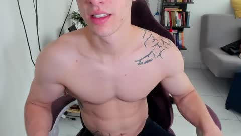 Snapshot of juanisimo_ chatting on 20, 4, 2026 JUANISIMO online show from 20, 4, 2026