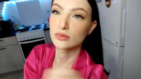 Snapshot of juanitacalcano chatting on 16, 5, 2026 Veronika online show from 16, 5, 2026