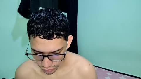 juansuarez204 online show from 5, 3, 2025