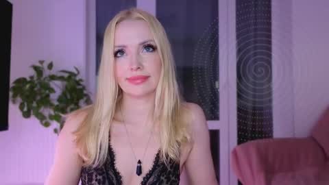 Snapshot of jugoddess chatting on 5, 12, 2025 Goddess Julia online show from 5, 12, 2025