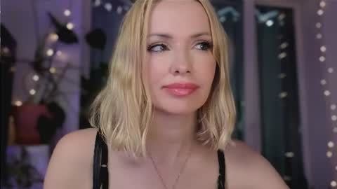 Snapshot of jugoddess chatting on 17, 7, 2026 Goddess Julia online show from 17, 7, 2026