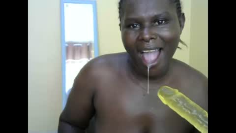 Snapshot of juicy576808 chatting on 12, 12, 2024 zainabu online show from 12, 12, 2024