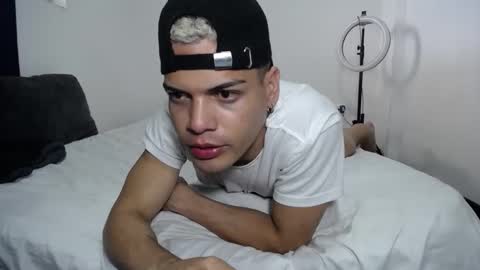 Snapshot of juicy_boy22 chatting on 5, 1, 2026 Miguel online show from 5, 1, 2026