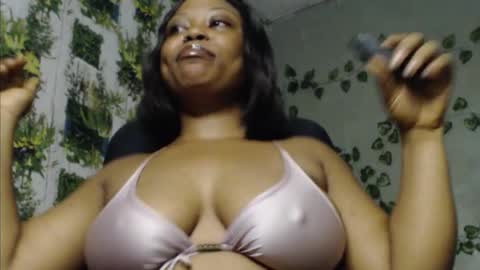 Snapshot of juicy_gold22 chatting on 3, 1, 2025 Mariagold online show from 3, 1, 2025