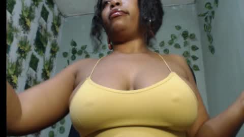 Snapshot of juicy_gold22 chatting on 4, 2, 2025 Mariagold online show from 4, 2, 2025