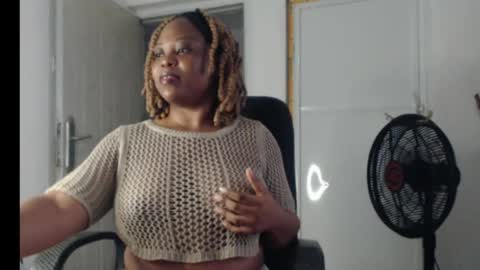 Snapshot of juicy_gold22 chatting on 23, 5, 2026 Mariagold online show from 23, 5, 2026