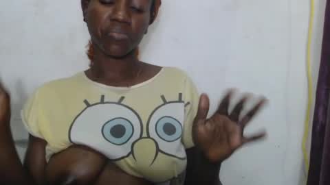 Snapshot of juicyberryx chatting on 26, 5, 2026 queen online show from 26, 5, 2026