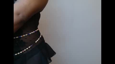 juicyxpink online show from 22, 2, 2025