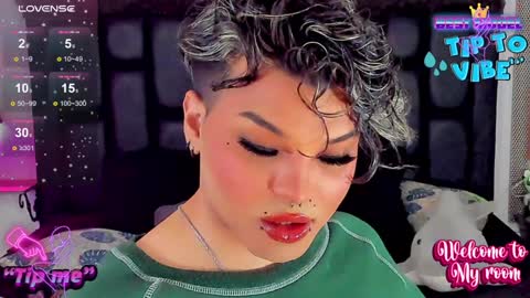 Snapshot of jujubee_lander chatting on 12, 12, 2024 Jujubee online show from 12, 12, 2024