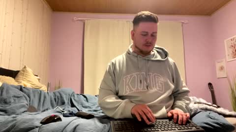 jules0612 online show from 20, 2, 2025