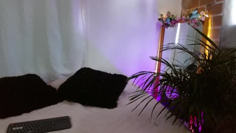 Jules and Gia online show from 6, 1, 2025