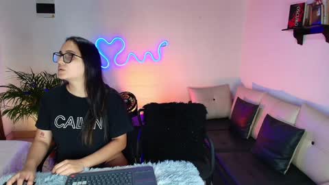 Jules and Gia online show from 30, 1, 2025