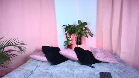 Jules and Gia online show from 4, 10, 2025