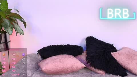 Jules and Gia online show from 19, 4, 2026