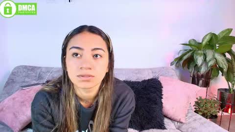 Snapshot of jules_n_gia chatting on 30, 6, 2026 Jules and Gia online show from 30, 6, 2026