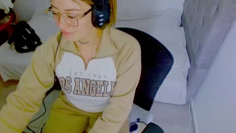  Juliana Torres  online show from 16, 9, 2025