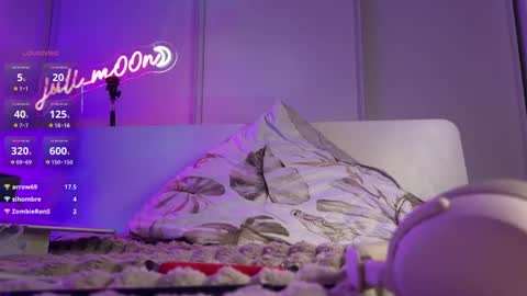 juli_m00n online show from 9, 7, 2026