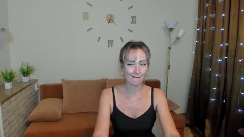 Snapshot of julia__cherry_ chatting on 24, 12, 2024 julia__cherry_ online show from 24, 12, 2024
