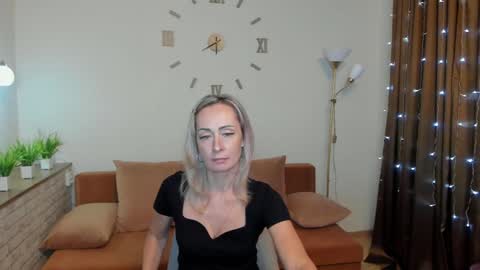 Snapshot of julia__cherry_ chatting on 7, 1, 2025 julia__cherry_ online show from 7, 1, 2025