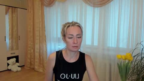 Snapshot of julia__cherry_ chatting on 8, 3, 2025 julia__cherry_ online show from 8, 3, 2025