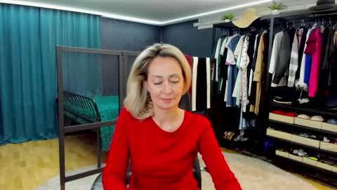 julia__cherry_ online show from 12, 5, 2026