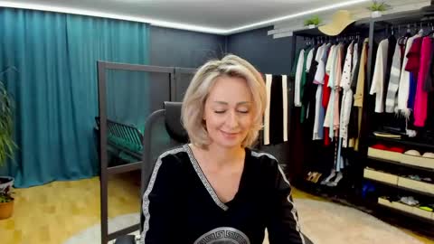 julia__cherry_ online show from 14, 5, 2026