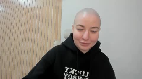 julia bright online show from 10, 4, 2026