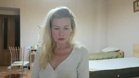 julia_giulia online show from 1, 10, 2025