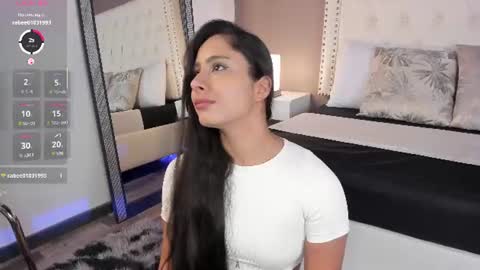 Snapshot of julia_martinezz_ chatting on 1, 7, 2026 J U L IA M A R T I N E Z online show from 1, 7, 2026