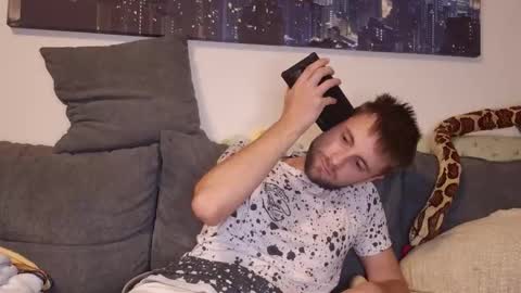 julia_official online show from 6, 11, 2025