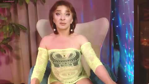 Snapshot of julia_renard chatting on 3, 10, 2025 Julia online show from 3, 10, 2025