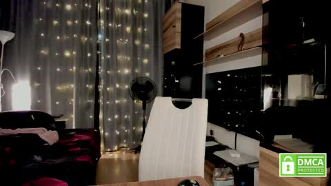 julia_t_mog online show from 8, 2, 2026