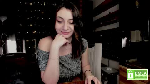 julia_t_mog online show from 3, 3, 2026