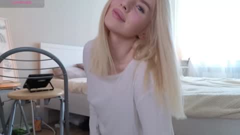 Molly online show from 8, 12, 2024